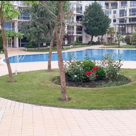 Апартаменты In A Complex With A Pool Бургас